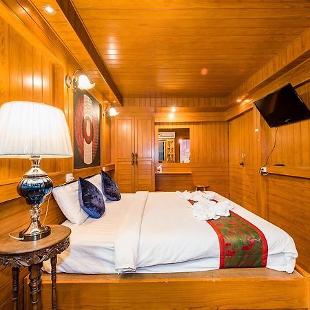 Baan Ratchapruek Villa Phuket Eksteriør billede